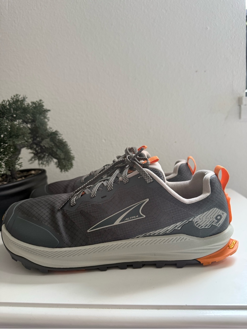 Altra lone peak 9 Men size 10 Gray Trail Running Shoes with Orange Accents - Picture 5 of 10